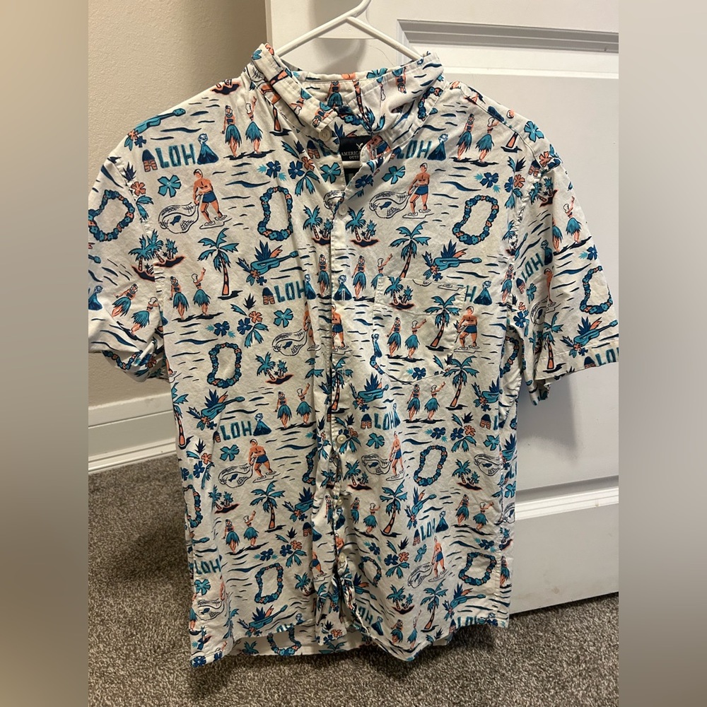 American Eagle Button Up!